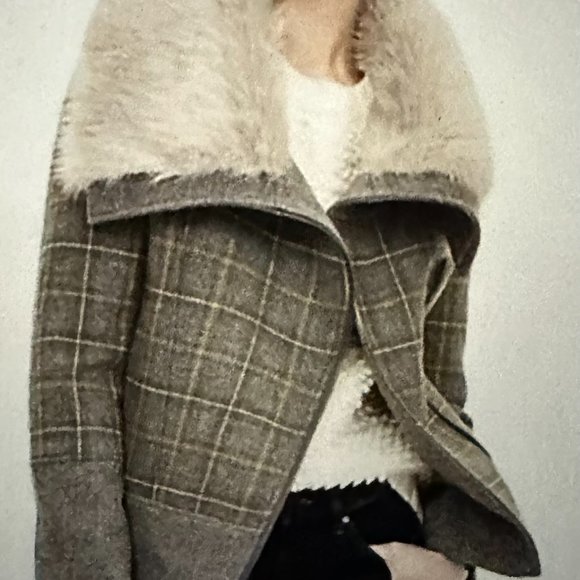 Banana Republic Plaid Jacket with Faux Fur collar. Women's size Medium - Picture 1 of 6